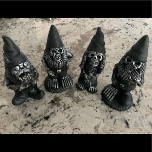 Halloween Zombie Skelton Gnomes